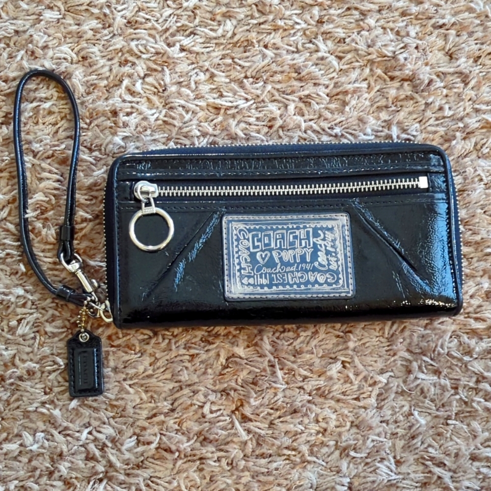 Coach poppy wallet/wristlet rare!